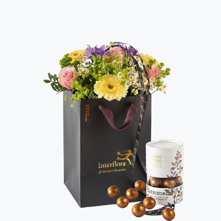 Klassisk, fargerik bukett med Lakrisdrøm